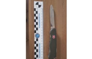 Nordafricano ruba, aggredisce e minaccia addetto con un coltello Ruba la merce, aggredisce e minaccia addetto con un coltello