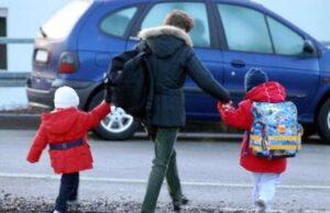 Recco, scuola: sosta gratis su strisce blu per auto genitori