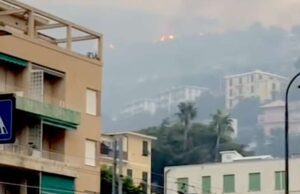 Incendio sopra Alassio, 100 sfollati. Possibile opera di un piromane Incendio sopra Alassio, 100 sfollati. Possibile opera di un piromane