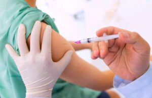 L’Ema dà il via libera a vaccini adattati contro Omicron Covid, open day vaccinale all’Aquilone giovedì 28 dicembre