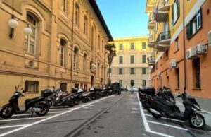 Aumentano gli stalli per gli scooter nel centro storico di Chiavari Aumentano gli stalli per gli scooter nel centro storico di Chiavari