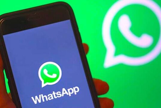 WhatsApp down, offline anche la versione desk | Aggiornamento WhatsApp down in tutta Italia, offline anche la versione desktop