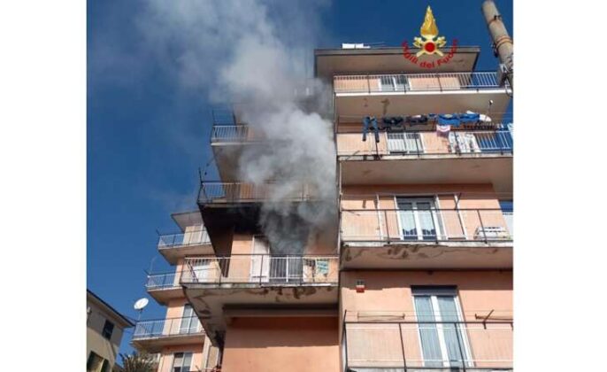 Busalla, incendio in appartamento: inquilini salvi