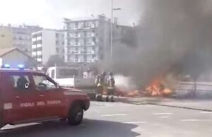 Taggia, camper a fuoco: muoiono donna disabile e il suo cane Taggia, camper a fuoco: muoiono donna disabile e il suo cane