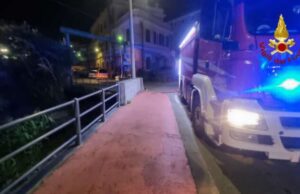 Albisola, a fuoco dormitorio. Due feriti: uno si è lanciato dalla finestra Albisola, a fuoco dormitorio. Due i feriti: uno si è lanciato dalla finestra