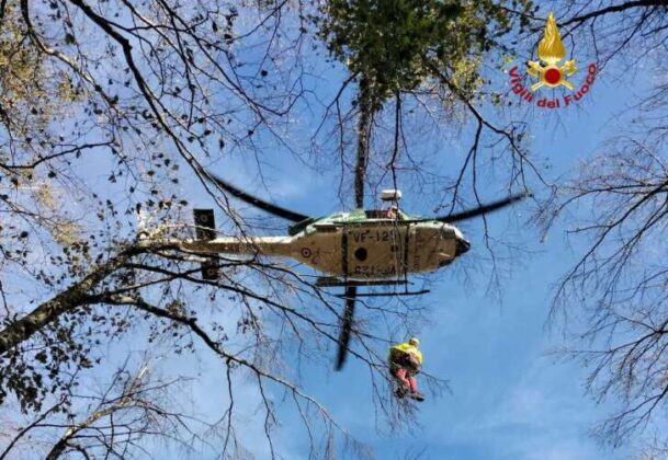 Cercatore di funghi cade sul Ramaceto: soccorso dai VVF col l’elicottero