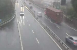 Sulla A10 incidente, qualche coda per la pioggia: la situazione Maltempo, chiuso tratto dell'autostrada A10 Genova-Ventimiglia per allagamento