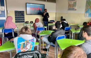 La Polizia di Stato tra i banchi di scuola a Imperia La Polizia di Stato tra i banchi di scuola ad Imperia