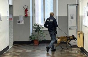 Prevenzione spaccio nelle scuole savonesi, attività dei Cinofili Prevenzione spaccio nelle scuole savonesi, attività dei Cinofili
