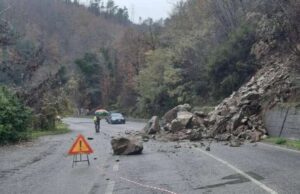 Aggiornamento sulla situazione di chiusura della SP 566 Aggiornamento sulla situazione di chiusura della SP.566 , proseguono con l’intervento coordinato dal personale del Servizio strade