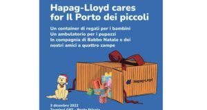 Un container con i doni per i bambini in arrivo nel porto di Genova
