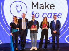 Digicog-ms vince Make to care Marcello Cattani_Presidente e AD di Sanofi e il Presidente di Giuria Montani insieme ai vincitori