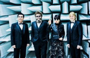 Fuori il nuovo singolo degli Extraliscio Extraliscio con Elisabetta Sgarbi e Mauro Ferrara