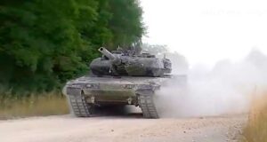 La Germania consegnerà 14 carri armati Leopard all'Ucraina