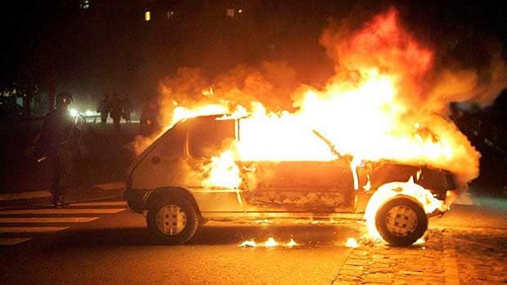 Costarainera, a fuoco diverse auto: carabinieri indagano