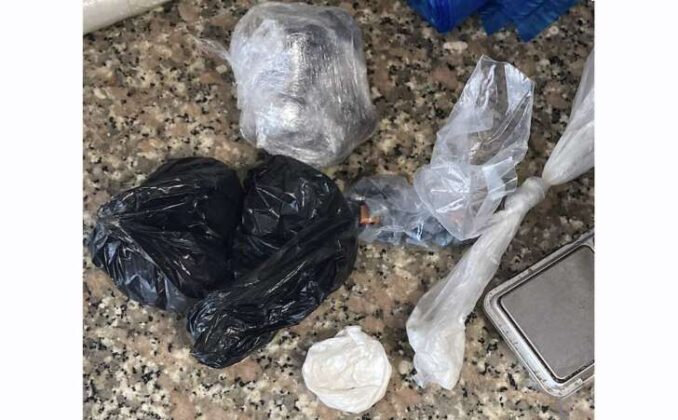 Due operazioni antidroga della polizia locale: sequestrata 1 kg di droga