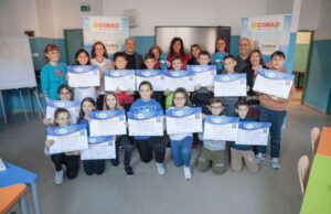 La 5C della scuola primaria Alessandro Volta di Sanremo vince Scrittori di classe La 5C della scuola primaria Alessandro Volta di Sanremo vince “Scrittori di classe”, concorso giunto al 9° anno con 4 milioni di partecipanti