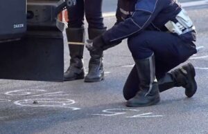 Spera, indagato per omicidio stradale 18enne che l’ha travolto Incidente a Marassi: padre e due bambine investiti in via Fereggiano