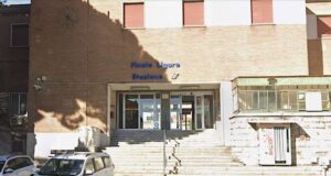 Finale Ligure, spara con un'arma giocattolo a due ferrovieri