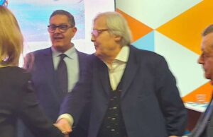 Vittorio Sgarbi alla Bit visita lo stand della Liguria Vittorio Sgarbi alla Bit visita lo stand della Liguria