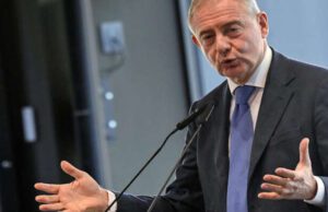 Il ministro Urso a Genova per l’ex Ilva e Piaggio Aerospace Il ministro Urso a Genova per l’ex Ilva e Piaggio Aerospace