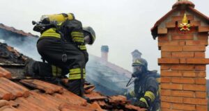 Langasco, a fuoco tetto di una villetta