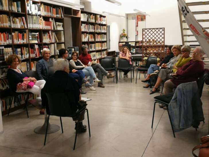 “Club del Libro” a Loano, in biblioteca un nuovo incontro dedicato a “Io non ti lascio solo” di Gianluca Antoni