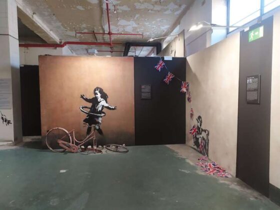 Bansky a Genova nella vecchia biglietteria di Piazza Acquaverde