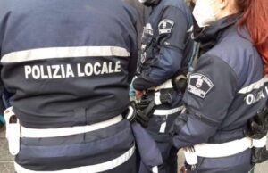 Caruggi, ad aprile 49 sanzioni per ordinanza antialcol. Arresti e denunce per droga Pusher picchiato, chiesta archiviazione per agenti della polizia locale