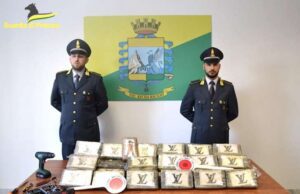 La Gdf di Savona sequestra 83 kg di cocaina, tre gli arresti La Gdf di Savona sequestra 83 kg di cocaina, tre gli arresti