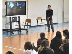 La polizia incontra studenti Scuola Primaria Castillo a Sanremo