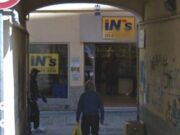Ruba all’In’s di Pra’ e minaccia i presenti: 39enne preso dalla polizia