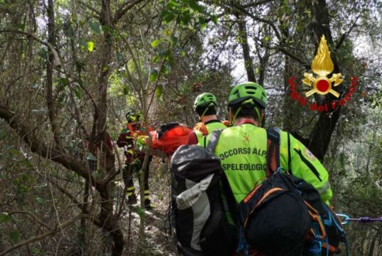 Due 70enni scomparsi nei boschi in Val d’Aveto: ricerche in corso Escursionista s’infortuna ad una caviglia, soccorsa da VVF e soccorso alpino