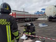 Sversamento in porto, intervengono i VVF del nucleo chimico NBCR