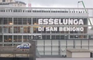 Esselunga: crolla cancello, tragedia sfiorata. Operaio sotto choc al Villa Scassi Lasciata fuori e sottoposta a libertà vigilata ruba all'Esselunga con il compagno