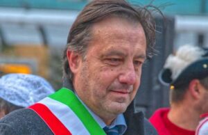 Savona, sindaco registra figlio di donne lesbiche: primo caso in Liguria. Atto in Procura