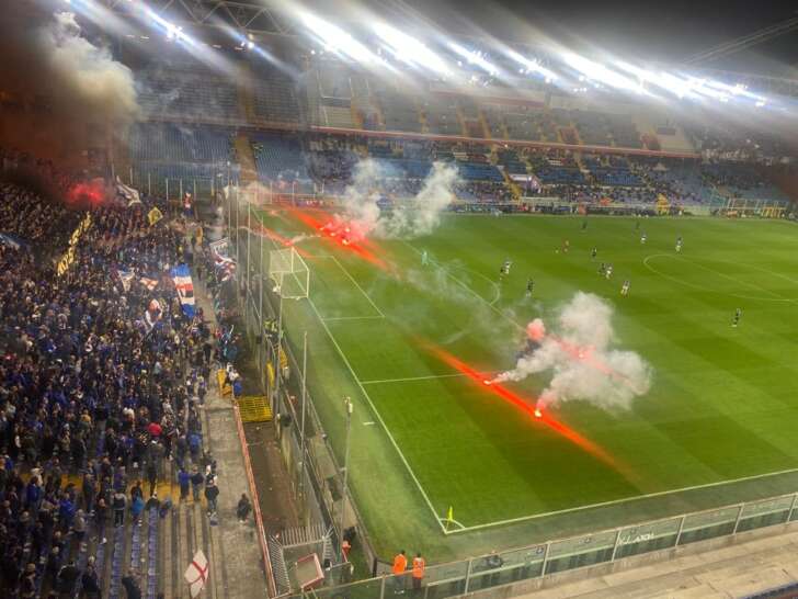 Samp-Spezia, lancio di fumogeni e contestazioni contro Ferrero e Garrone