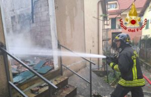 Boasi, a fuoco abitazione: fiamme spente dai VVF Boasi, a fuoco abitazione: fiamme spente dai VVF