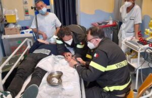 Ospedale di Lavagna, intervento dei VVF per il taglio di un anello Ospedale di Lavagna, intervento dei VVF per il taglio di un anello