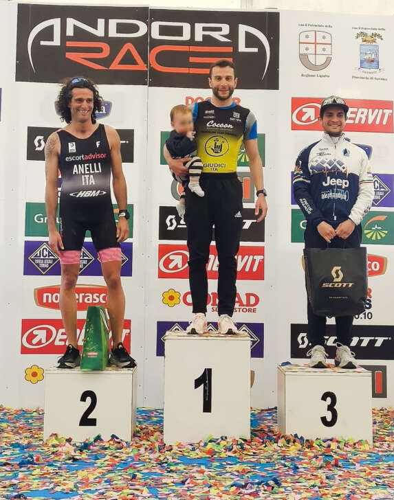 Primo podio della stagione per il triatleta Francesco Anelli vince l’argento nel 31° Andora Triathlon prossimo obiettivo: Ironman 70.3 a Nizza Primo podio della stagione per il triatleta Francesco Anelli vince l’argento nel 31° Andora Triathlon prossimo obiettivo: Ironman 70.3 a Nizza
