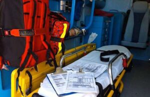 Tragedia nella notte, 45enne travolto da un mezzo pesante Dramma a Cornigliano: anziano cade nel vuoto mentre sistema una finestra