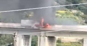 A10, mezzo pesante a fuoco: chiuso tratto Bordighera-Ventimiglia