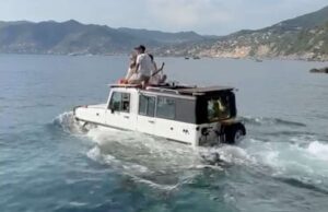 Una Jeep d’acqua in Liguria a Porto Pidocchio Una Jeep d’acqua in Liguria a Porto Pidocchio