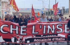 Lavoratori ex Ilva in corteo a Genova: chiediamo certezze Lavoratori ex Ilva in corteo a Genova: chiediamo certezze
