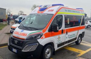 Alla Croce Verde Pegliese arriva la Rolls-Royce delle ambulanze Marassi Corso Galliera, incidente tra auto, strada chiusa