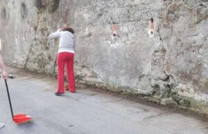 Il Pd sbeffeggia l’ex Pd Avvenente: affida sfalcio ai cittadini stufi di inerzia Comune