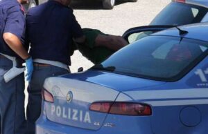 Rapine Fiumara e Brignole: prima lo spray, poi le botte. Presi due giovani stranieri Entra in un bar armato di coltello e aggredisce gli agenti: arrestato a Genova