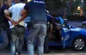 Via Carrara, 37enne genovese con droga: arrestato dalla Polizia Spaccio e furti a Genova, pakistano fugge a Comiso: preso e rinchiuso in carcere