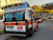 Brutto incidente in via Milano auto contro bici