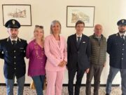 L’Associazione Circolo Parasio Onlus dona due litografie alla Questura di Imperia